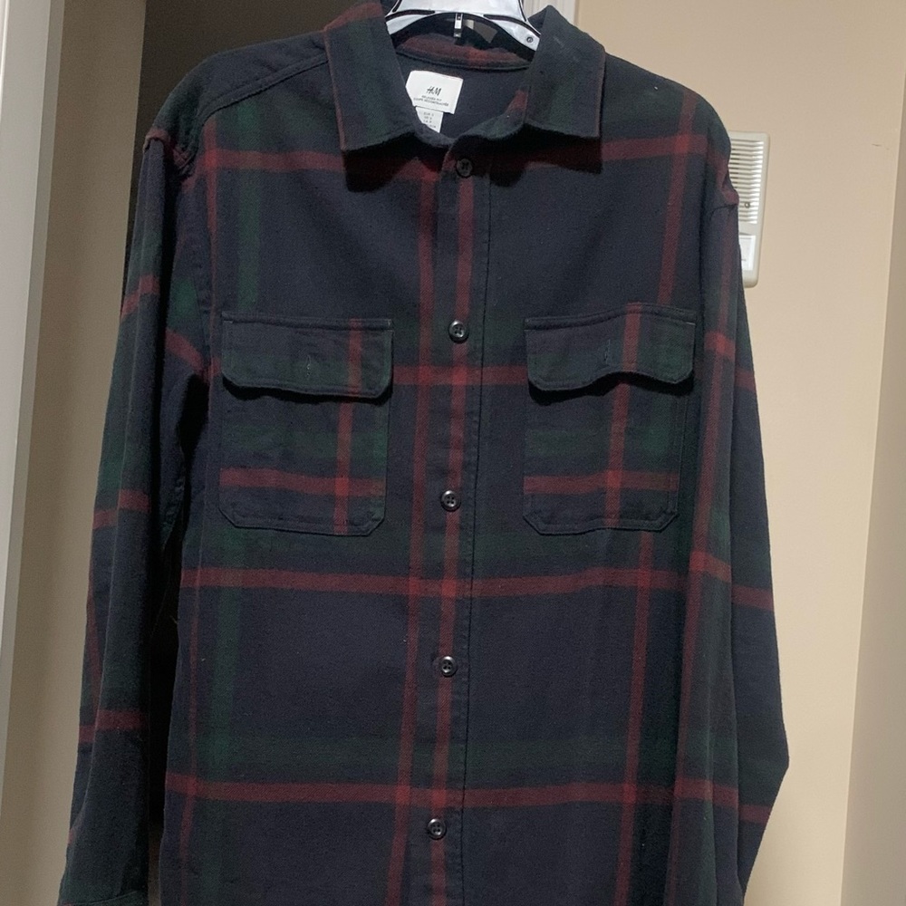 H & M Men's Relaxed Fit Flannel Button-Down Shirt